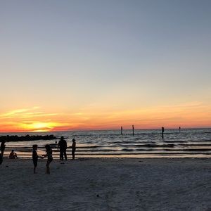 TRADE for @averybinks